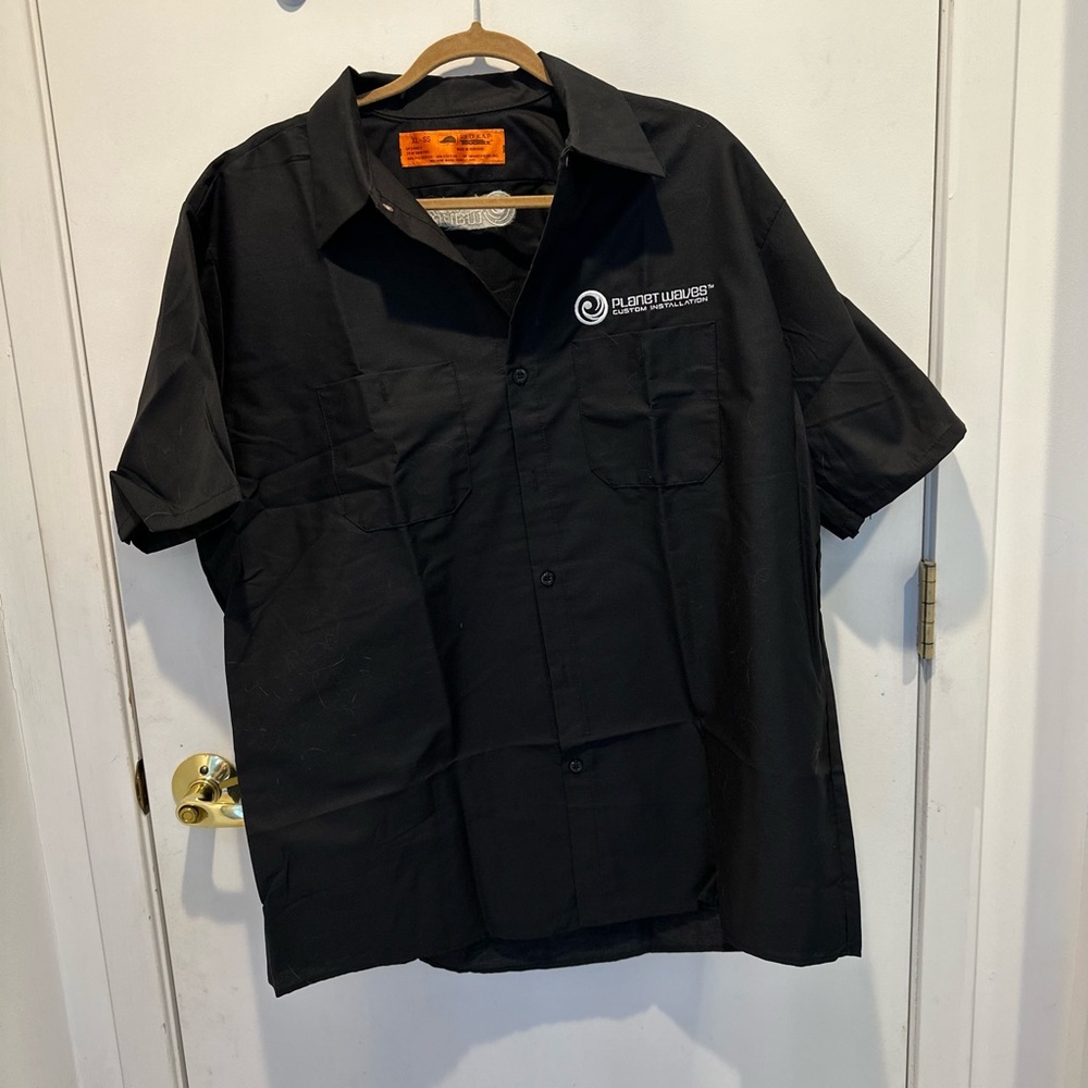 Men’s planet waves black short sleeve work shirt. button down. Size XL